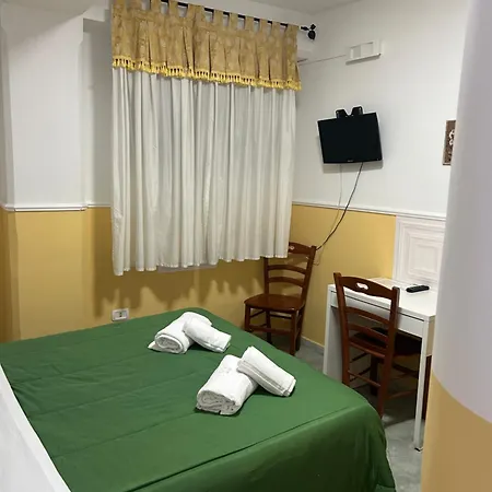 Hotel Del Conte Nápoles
