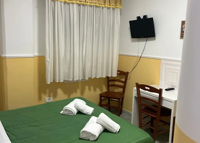 Hotel Del Conte Nápoles